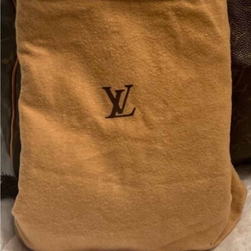Lv dust bag
